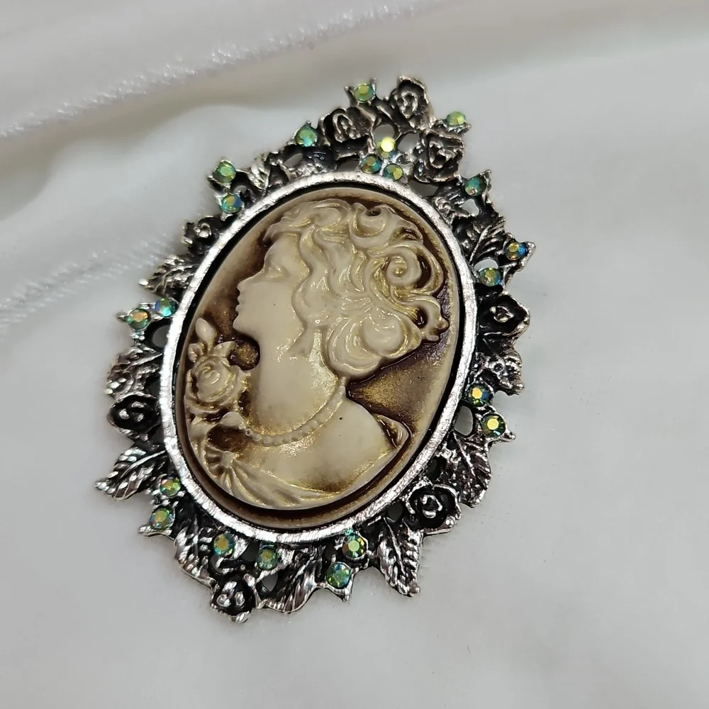Women's Beauty Head Cameo Brooch Retro Style Pin Rhinestone Silver Tone Elegant
